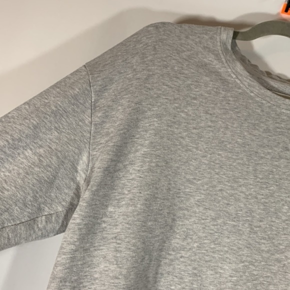 Victoria Sport Grey Bottom Elastic Sweater Top - Picture 2 of 7